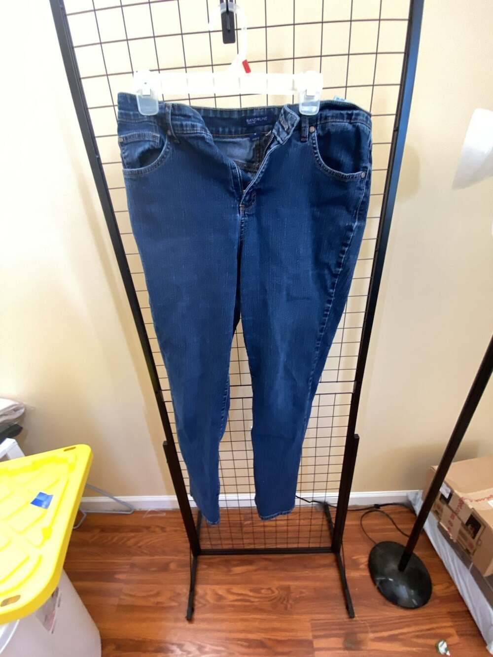 Bandolino Jeans Womens Size 12 Dark Wash Blue Denim Straight Leg Pants